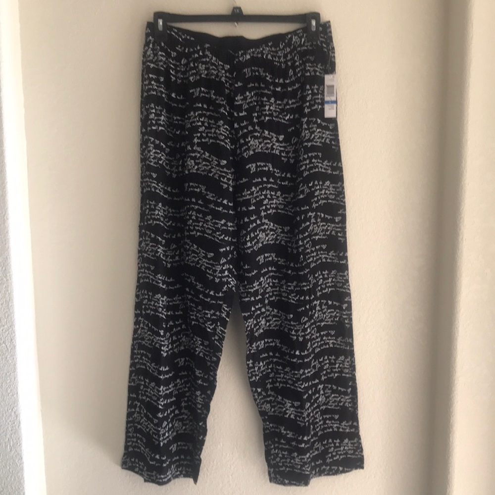 HUE Womenś  Black and White Patterned Jogger Pants Size XL